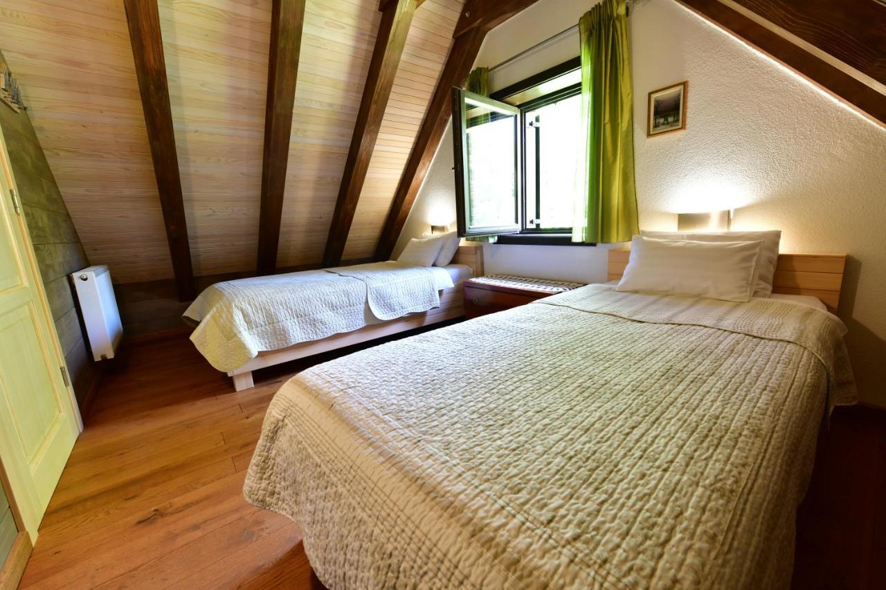 Villa Dobra พลิตวิชกา เยเซรา ภายนอก รูปภาพ