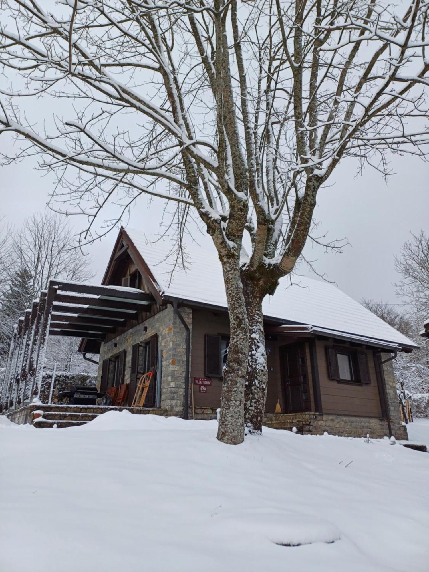 Villa Dobra พลิตวิชกา เยเซรา ภายนอก รูปภาพ